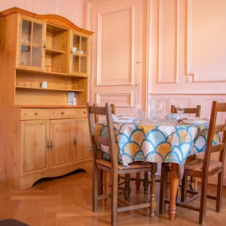 아파트 Plein Centre, 42m Au Calme Avec Balcon Et Wifi 엑스레뱅