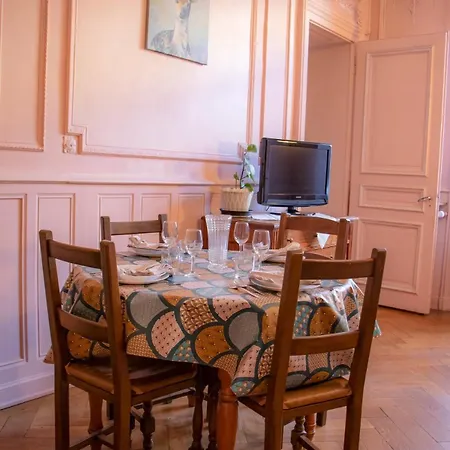 Plein Centre, 42m Au Calme Avec Balcon Et Wifi Apartamento